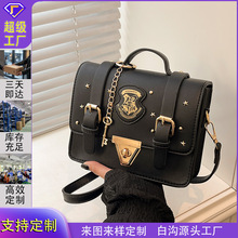 跨境复古英伦风剑桥包女金属朋克小众设计手提包高级感时尚斜挎包