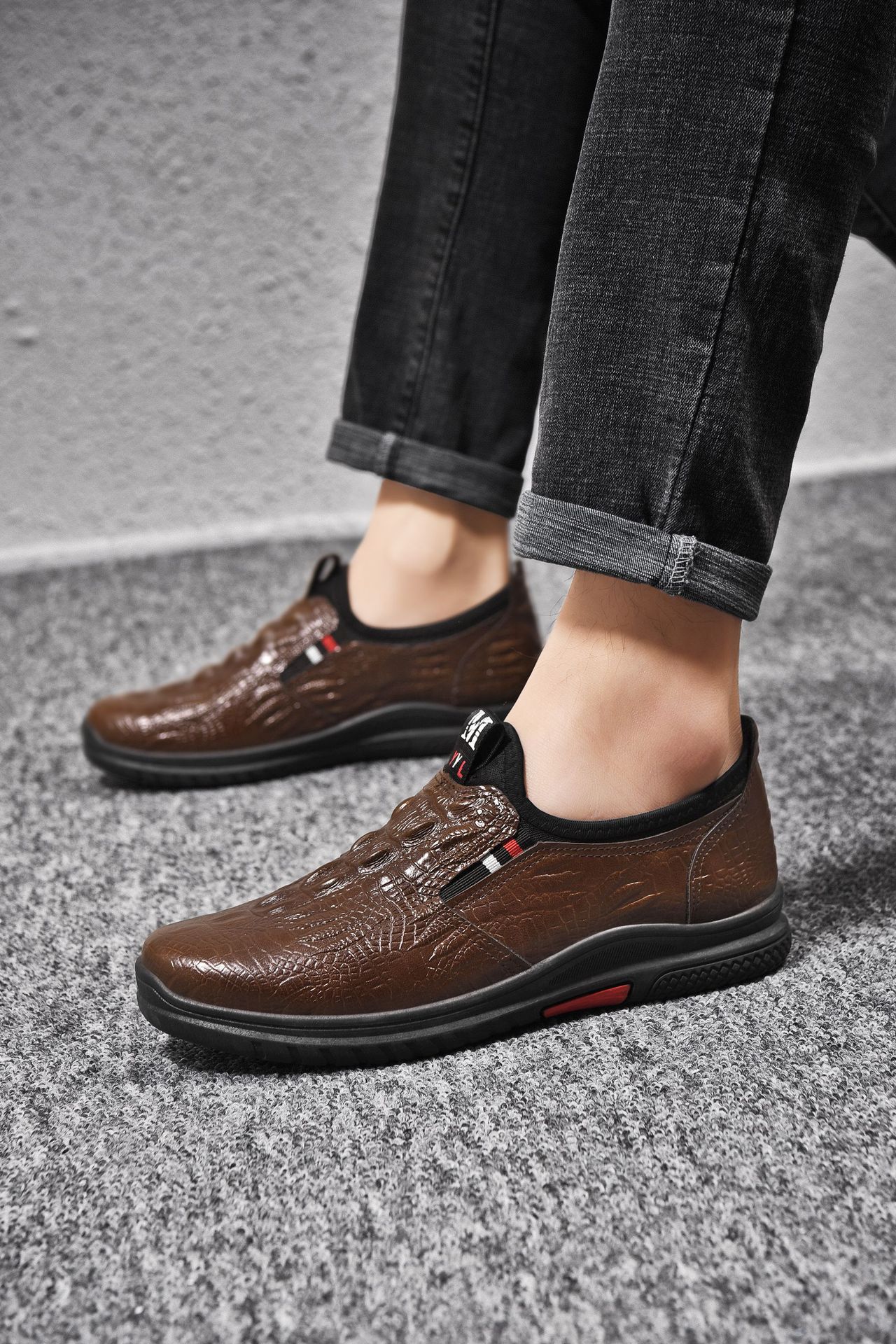 2022 spring and summer new PU Doudou shoes round toe black loafers leather shoes slip-on soft-soled driving shoes men's shoes_voghion.com