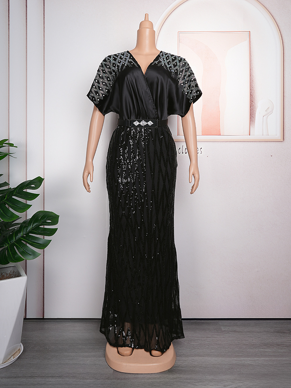 Elegant Women's Evening Dress With Decorative Beads And Diamonds_voghion.com