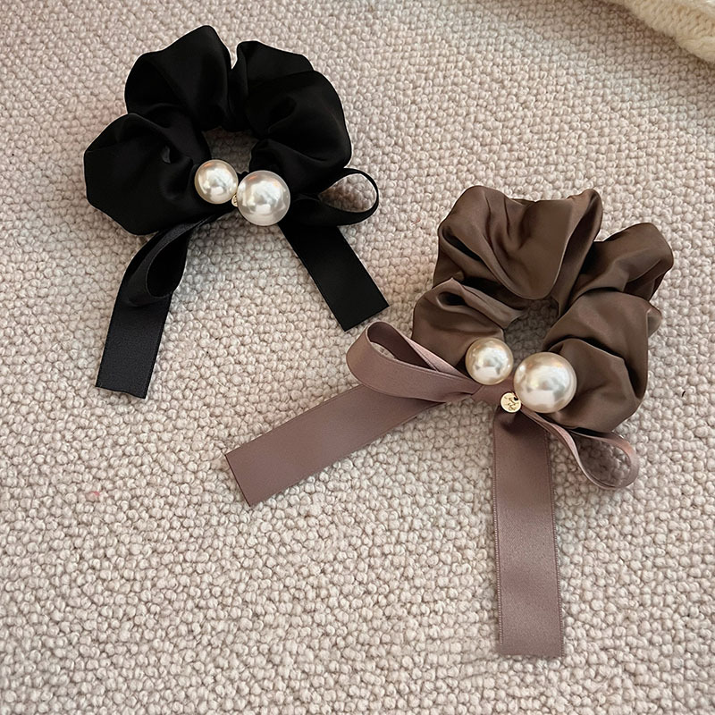 Coletero con lazo y perlas elegante accesorio para el cabello_voghion.com