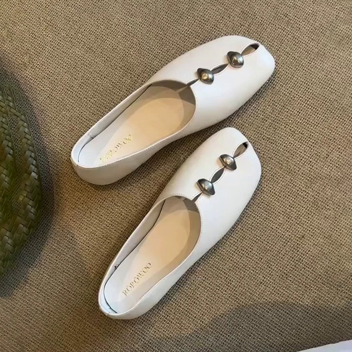 Fashionable retro universal breathable shoes with hidden heel…