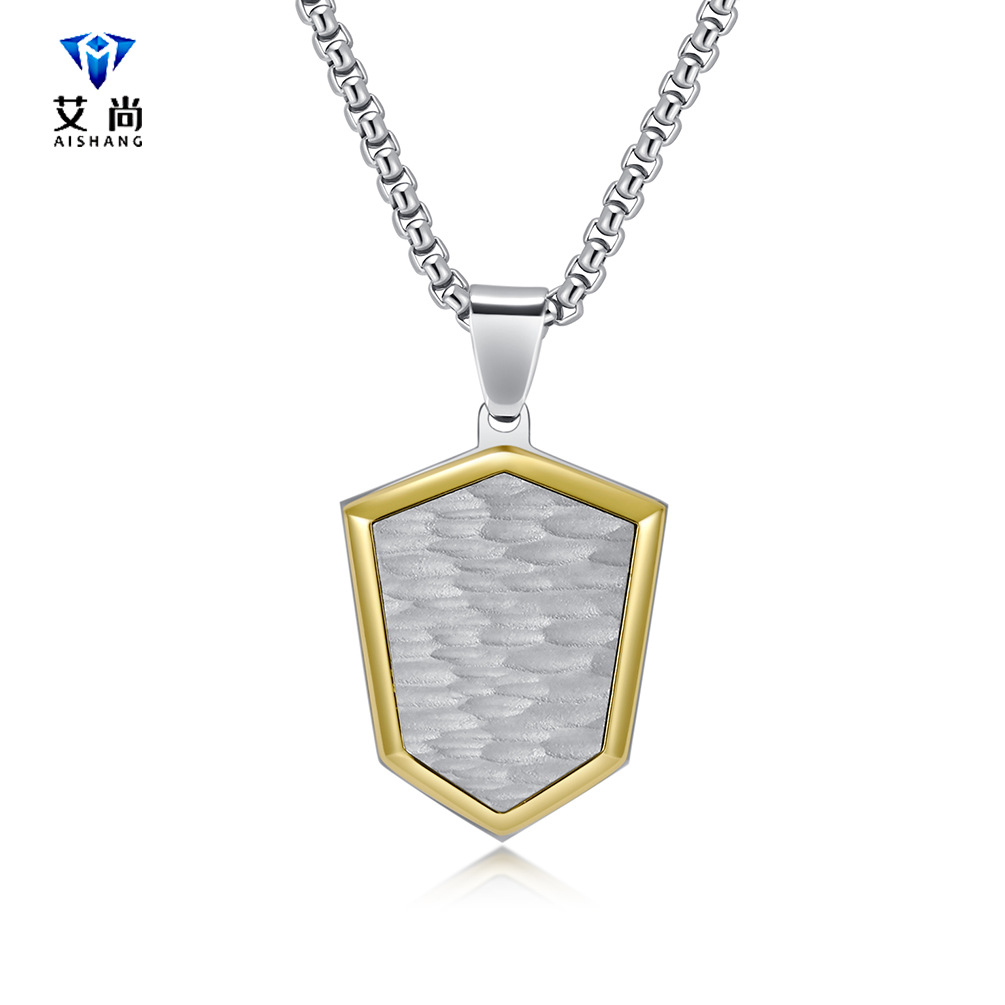 Cross-border creative shield hammer pattern high-gloss cut edge men's necklace fashion simple high-end titanium steel photo frame necklace