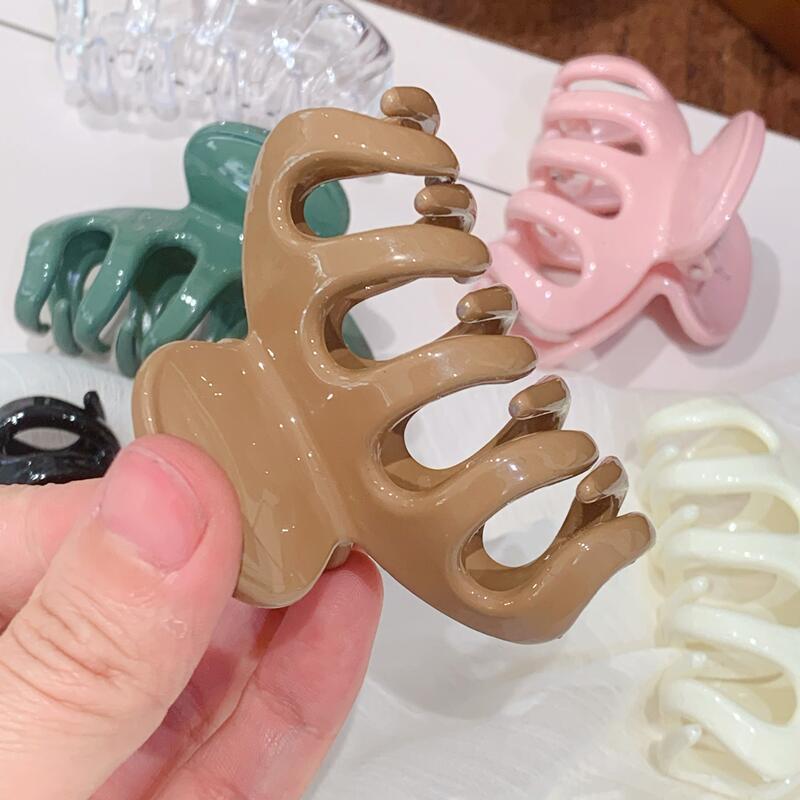 Hair clip for women, simple and elegant, suitable for swimming, shark-shaped hair clip, suitable for braiding hair.