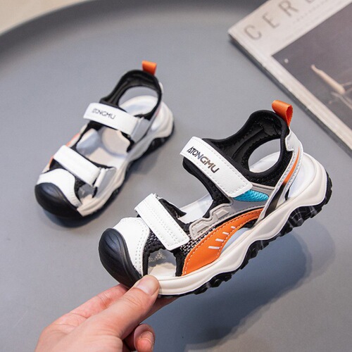 Children's sandals for boys, new summer non-slip sandals with soft soles, for boys, beach shoes, suitable for middle-aged children, non-slip and wear-resistant