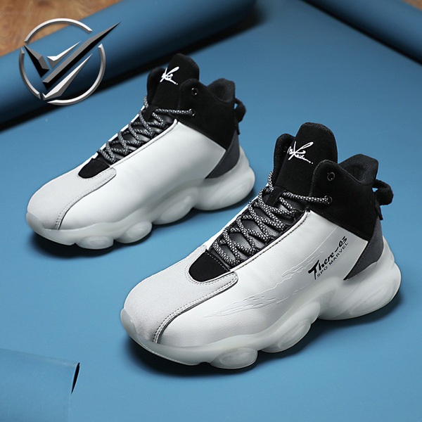 Men's casual footwear for leisure