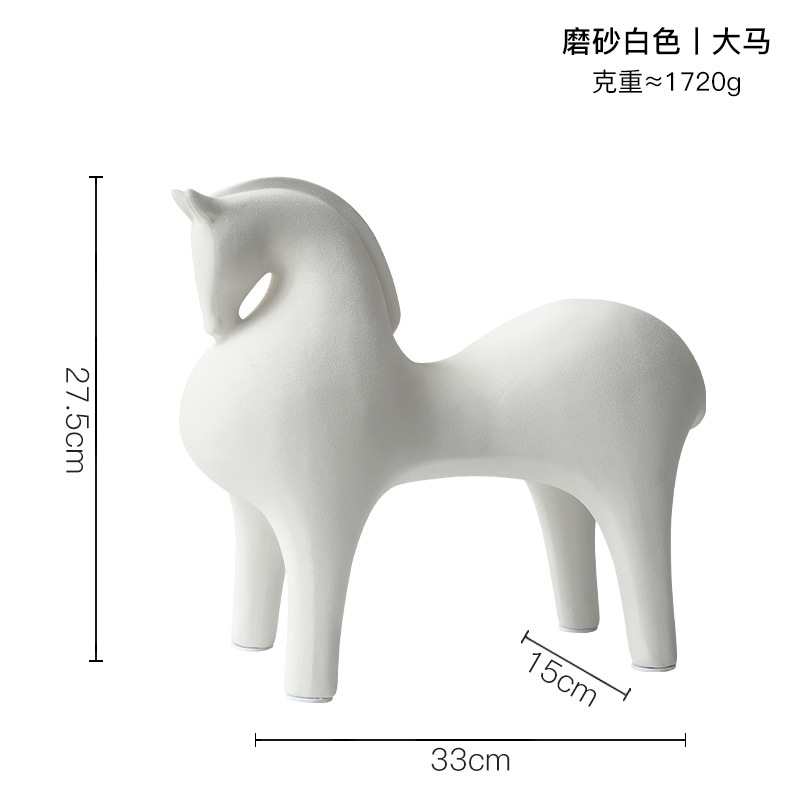 リビングルームの置物は軽くて豪華で高級な雰囲気のお酒棚の装飾品です。