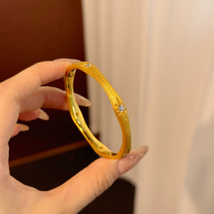 ��Ʒ999���5d���z�S����â���C �@��Ӳ����Ľ����C�r��Ů�Cˮؐ