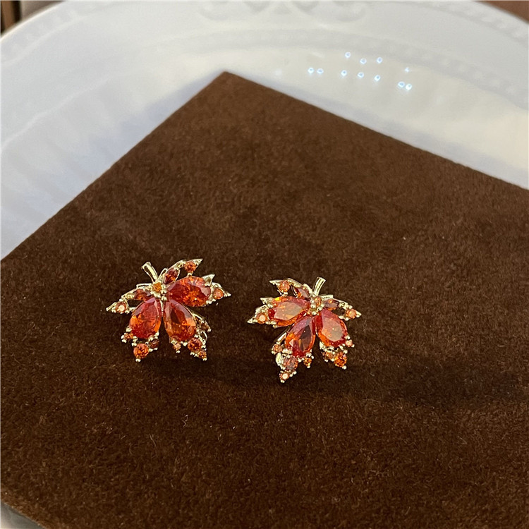 Fashion Leaf Copper Inlay Zircon Earrings 1 Piece