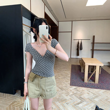 韩版绝美穿搭性感粉色波点深V领吊带背心女夏季外穿修身辣妹上衣