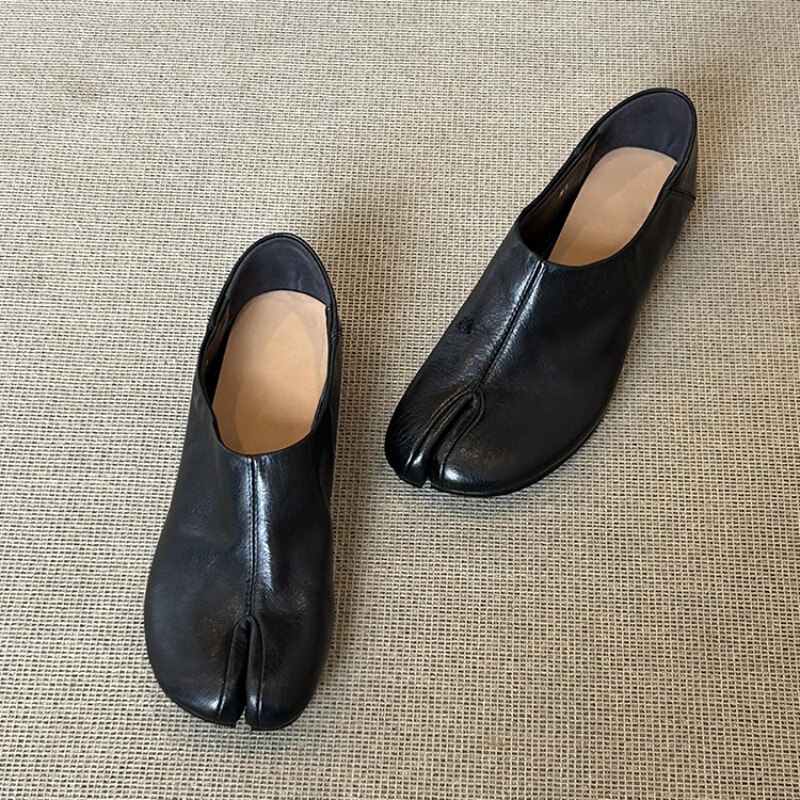 Sheepskin Version~ Slip-On Genuine Leather Split-Toe Shoes for Women, Retro Style Washed Leather Low-Heeled Single Shoes, Niche Fashion Leather Shoes Sheepskin Version~ Slip-On Genuine Leather Split-Toe Shoes for Women, Retro Style Washed Leather Low-Heeled Single Shoes, Niche Fashion Leather Shoes