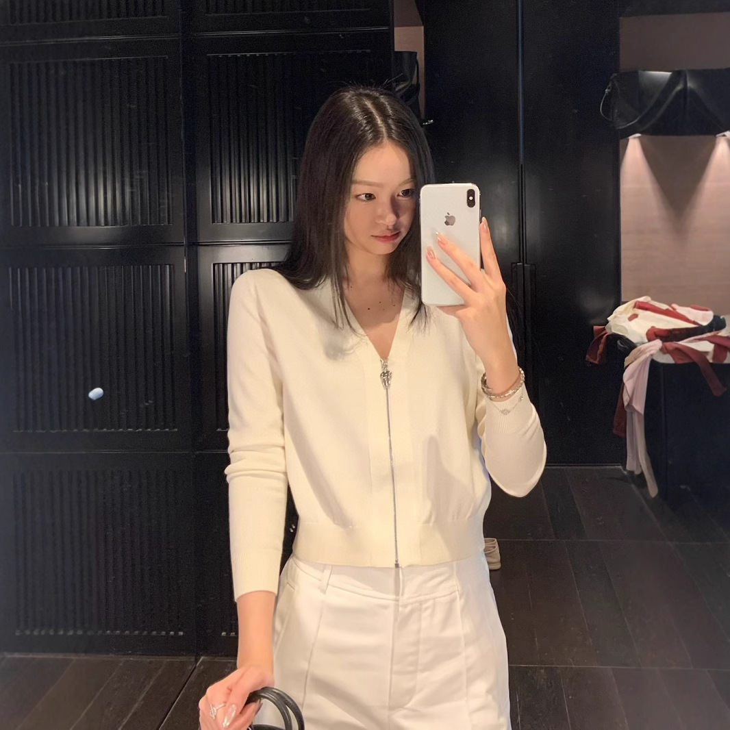时髦养马人 25秋冬经典流苏拉链长袖开衫 纯色v领桑蚕丝棉上衣女