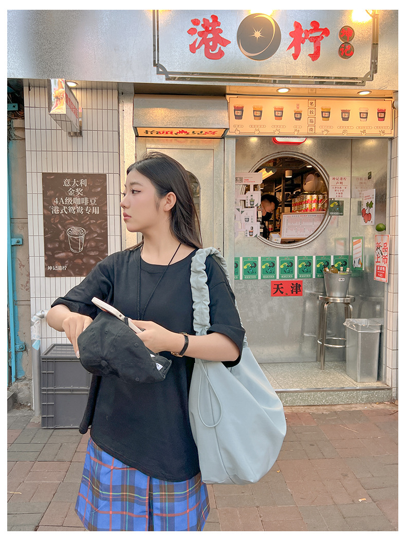 A new large-capacity women's single-shoulder bag with cross-border fashion and simplicity, a fresh and artistic crossbody bag, and a student commuting bag undefined