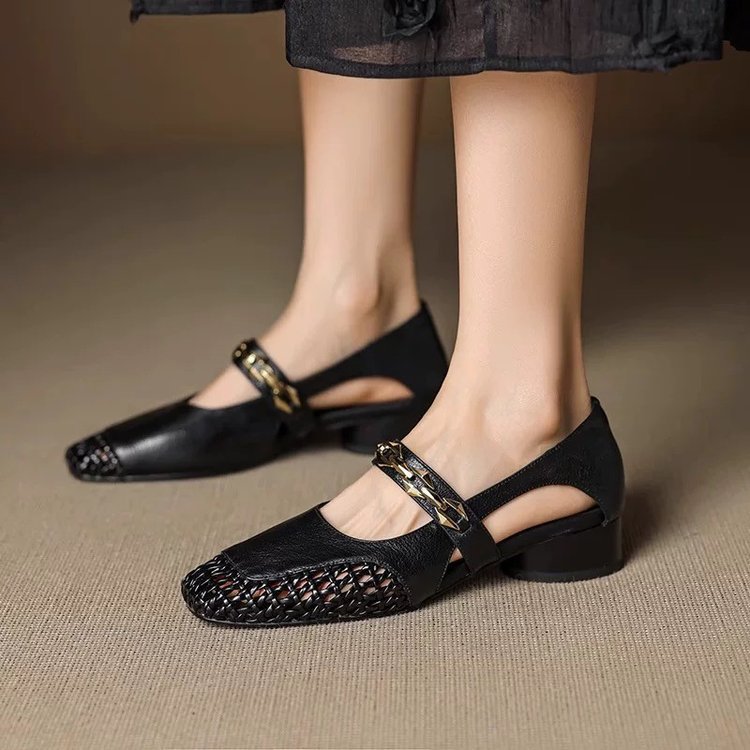 Retro francés hueco respirado zapatos de una sola mujer verano de 2026 nuevo cuadrado casual con zapatos de agujero versátiles