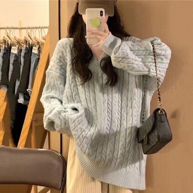 怠惰な風が甘くて、モチモチのピンクのvネックの麻の花が厚いセーターの女子学生の秋冬の韓国版はニットのコートを合わせます。|undefined