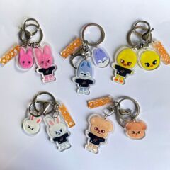 Stray Kids カートゥーン風 アクリル両面キーホルダー アクセサリー ペンダント飾り 周辺グッズ キーチェーン