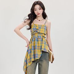 アメリカのレトロな不規則な黄色の格子のストラップのベストの女性の夏の海辺のギャルはフォークを開けて腰の外で上着を着ます。