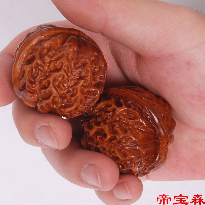 Rosewood carving Walnut Handball Middle-aged and elderly people Health Ball Palm Massage ball Body ball Hand Player Turn the ball