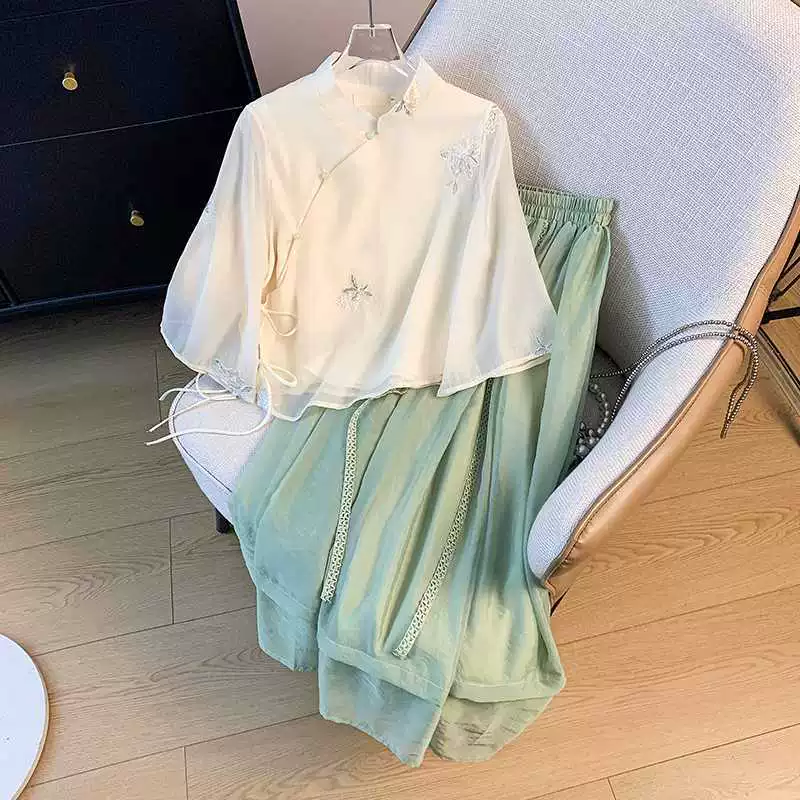 Фактический снимок нового топа с короткими рукавами и вышивкой в ​​китайском стиле Hanfu в стиле ретро с косой планкой и пуговицами и улучшенной юбкой в ​​национальном стиле.
