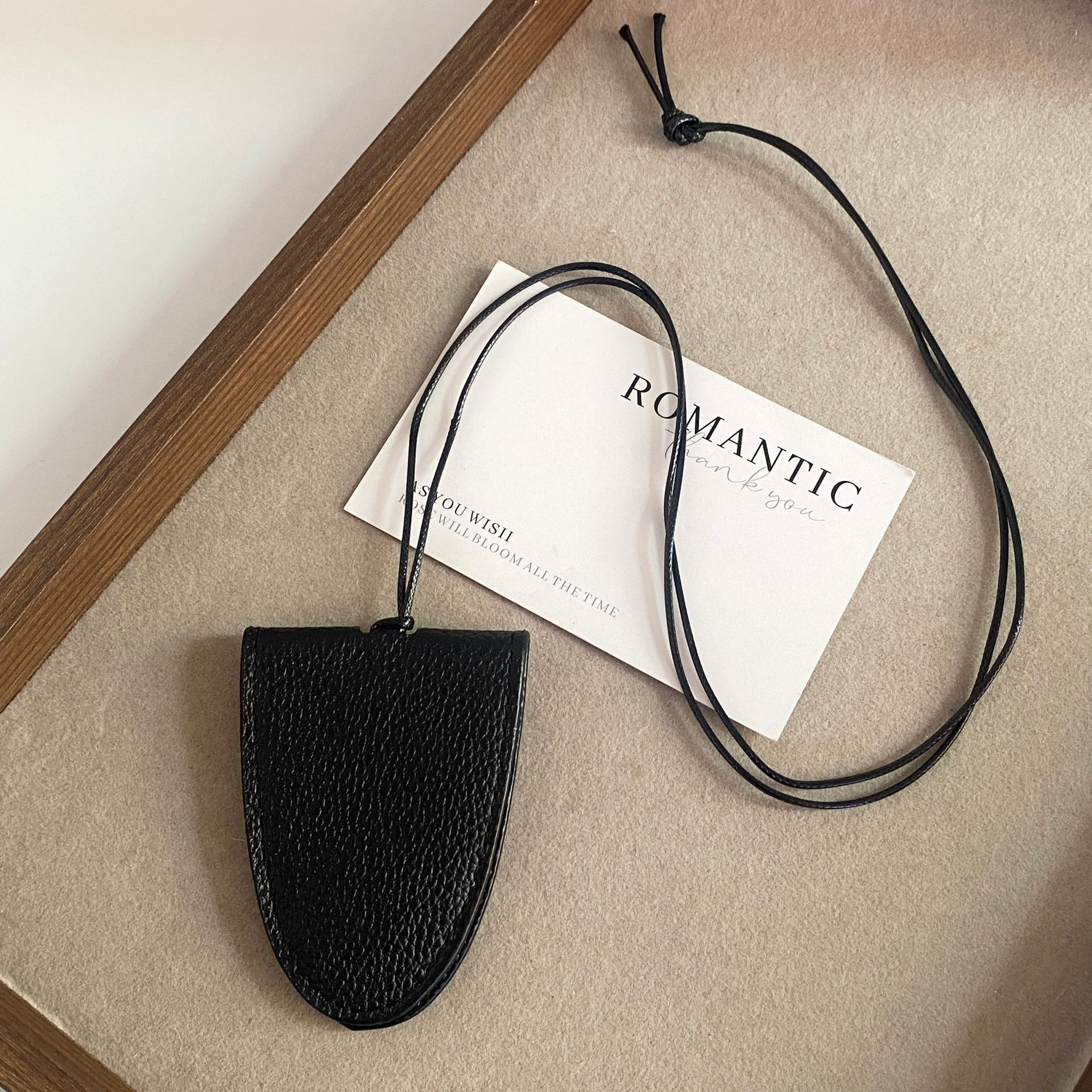 E0072-2 black magnetic glasses clip