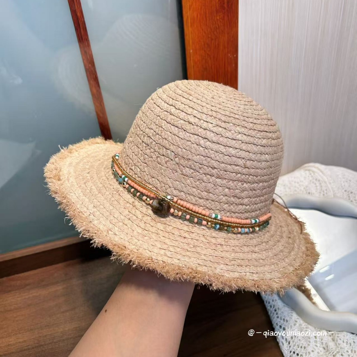 Cappello da sole in rafia stile hepburn con perline donna_voghion.com