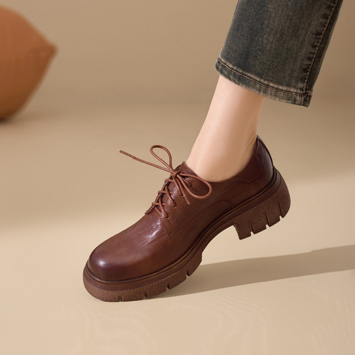 Giày nữ đế xuồng platform da bò đánh bóng phong cách vintage, gót 4 cm — màu nâu