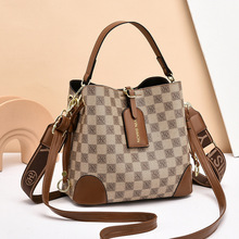 ����������ŮˮͰ��2025�¿�Ů��С���߼��Іμ�б���Ůʿ�����