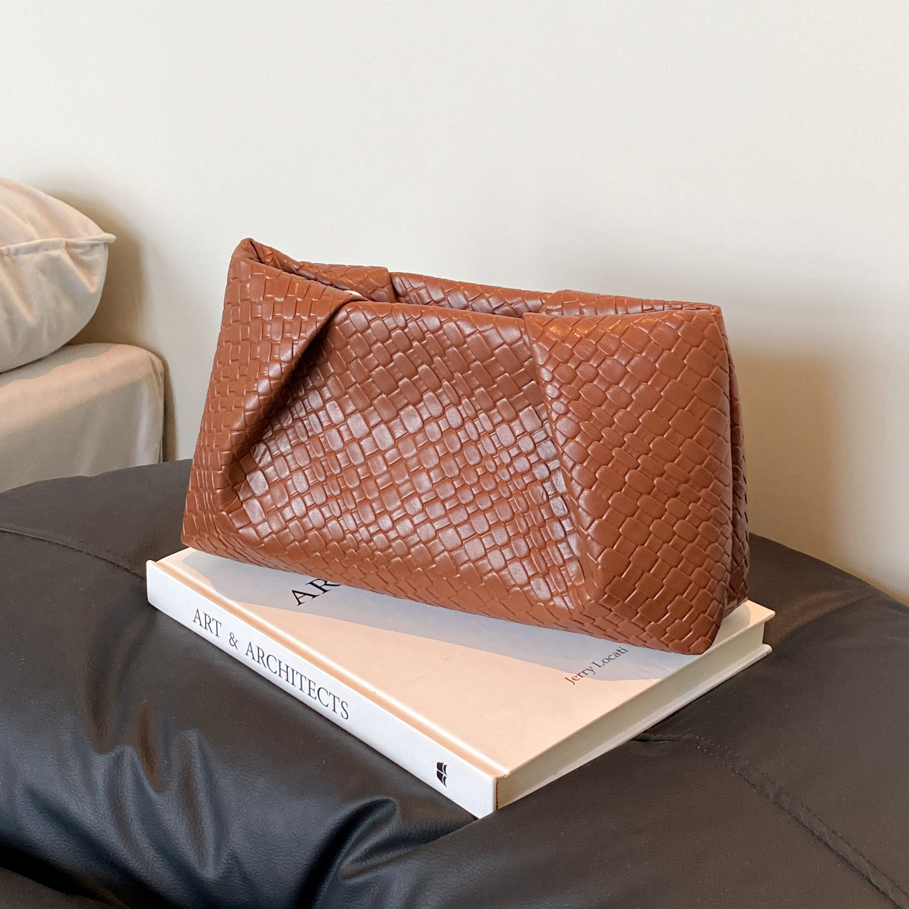 Bolso de mujer de diseño original de propiedad intelectual piratería debe ser investigado en relieve transfronterizo bolso de mano de serpiente bolso pliegado bolso de mujer