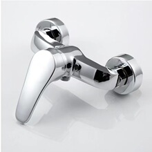 ȫ�~ˮ���^���ù��̾Ƶ�̫��ܻ�ˮ�yԡ�һ������b����ԡ���^