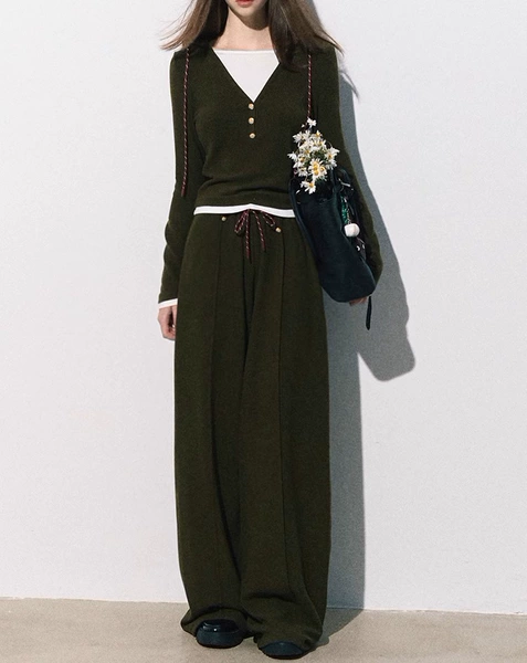 Moss green top