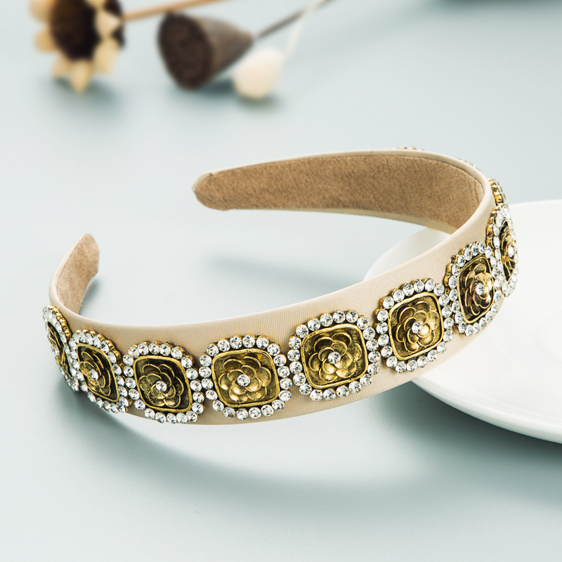 Baroque Style Simple Alloy Flower Diamond-studded Headband display picture 4