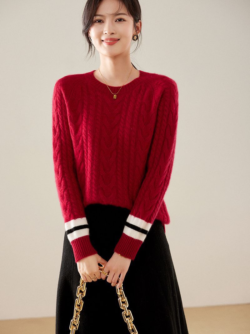 Demi-season sweater with a round collar