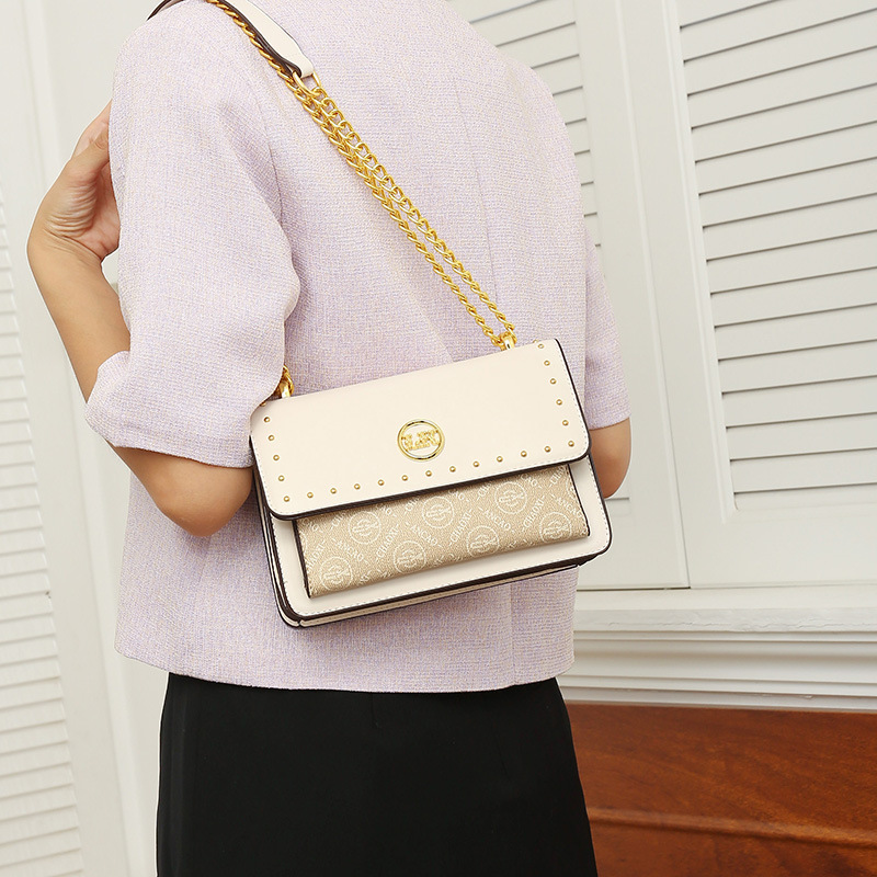 2023 Herbst Neue Live-Übertragung Beliebte Einzelschulter Diagonalkette Niet Kleine Quadratische Damentasche Fabrik Direktverkauf und Lieferung_voghion.com