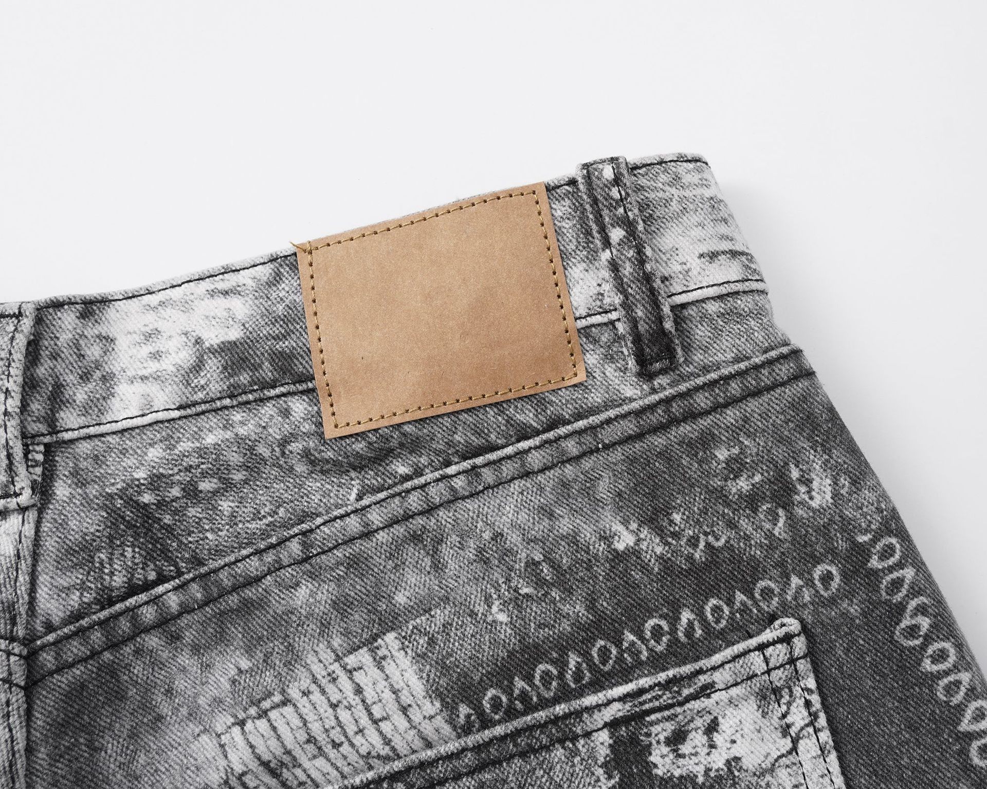 Jeans uomo gamba larga lavaggio boro con stampa digitale_voghion.com