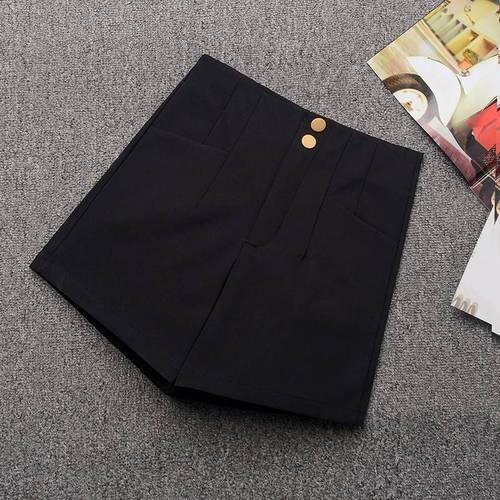 Summer Black Sexy High-Waisted Designer Women's Short Shorts for Petite Figures, Slimming and High-End Heat Pants