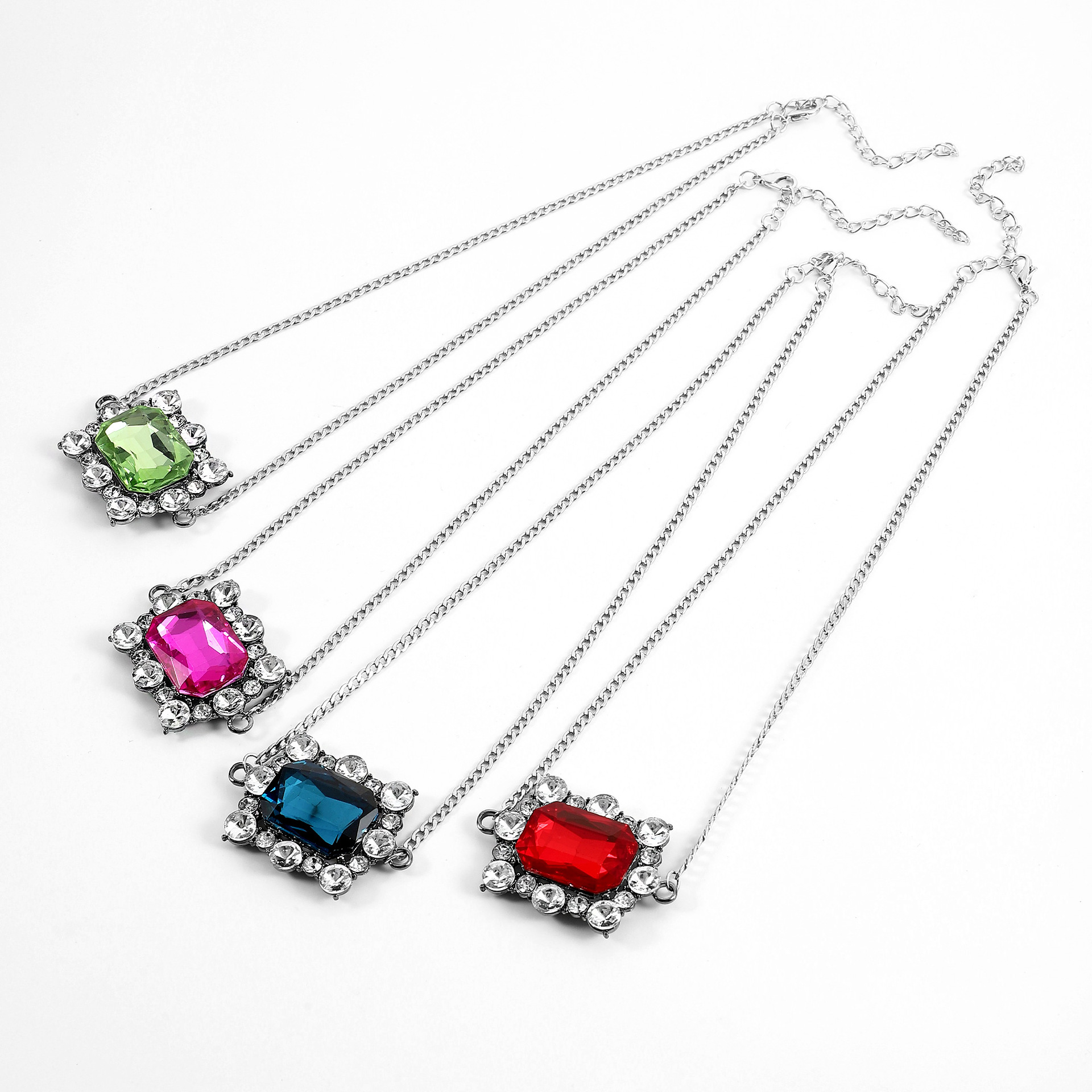 1 Piece Fashion Geometric Alloy Inlay Rhinestones Womenu0027S Pendant Necklace