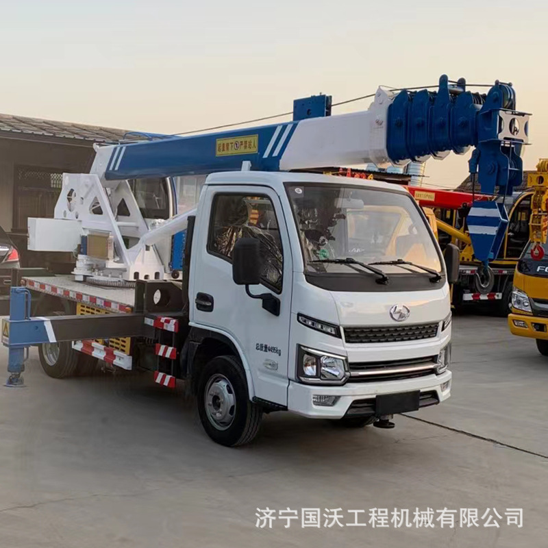 供应蓝牌国六液压支腿参数5吨U型臂吊车工程蓝牌车