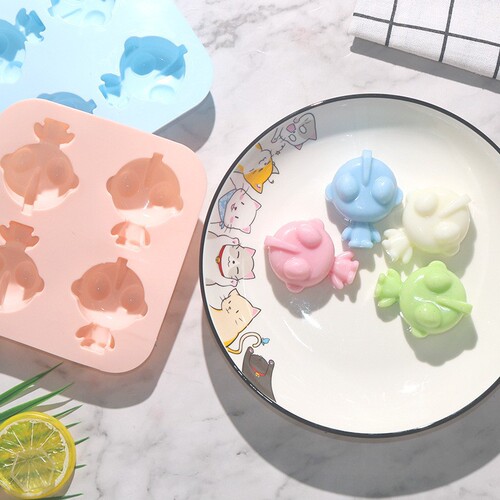 Bestone Baby Food Tools 4-in-1 Superman Cake Steamer Rice Cake Silicone Mold High-Temperature Baking Tool