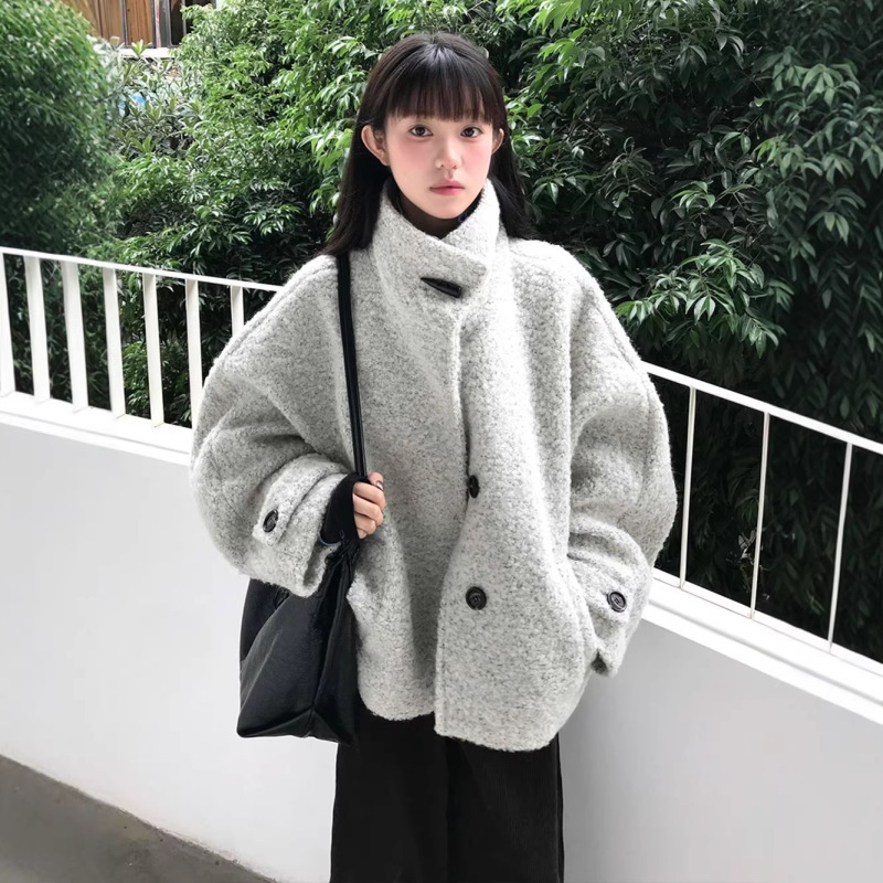Korean-Style Simple Gray Woolen Coat, New Winter Model, Versatile Stand-Up Collar, High-End Feel, Warm and Loose-Fitting Woolen Overcoat