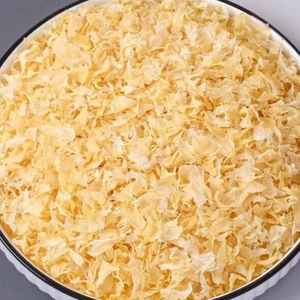 Gutian Tremella измельченные галантерейные товары оптом с красными финиками, лилиями и семенами лотоса, коммерческие клейкие початки оптом, мягкие и легко клеятся