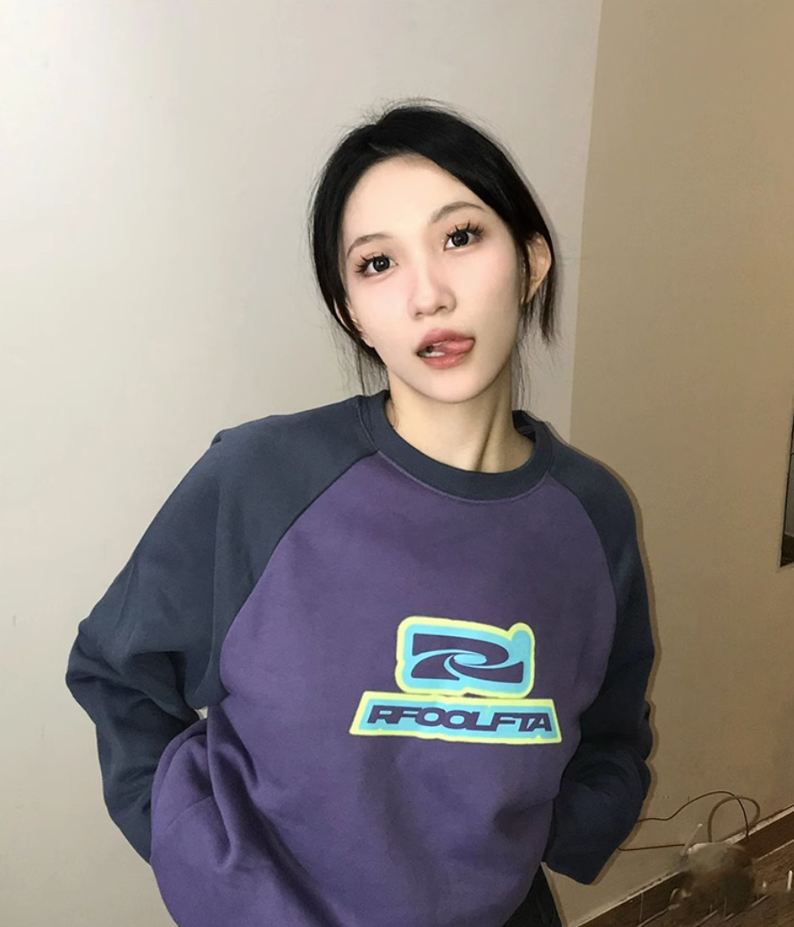 Sweater Image 3