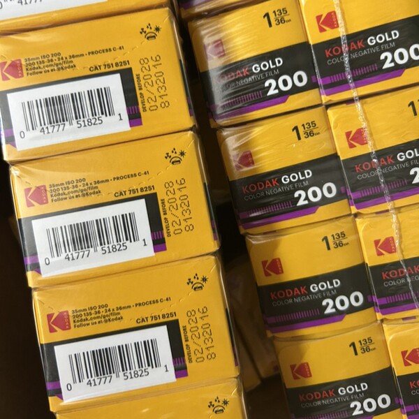 28-year-old American original 36 Kodak 135 gold film Kodak GOLD200…
