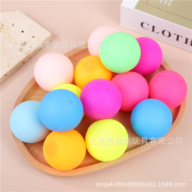 Cross-border hot-selling tofu balls, rainbow flour balls, 4cm TPR soft rubber stress balls, squeezeable children's toys.