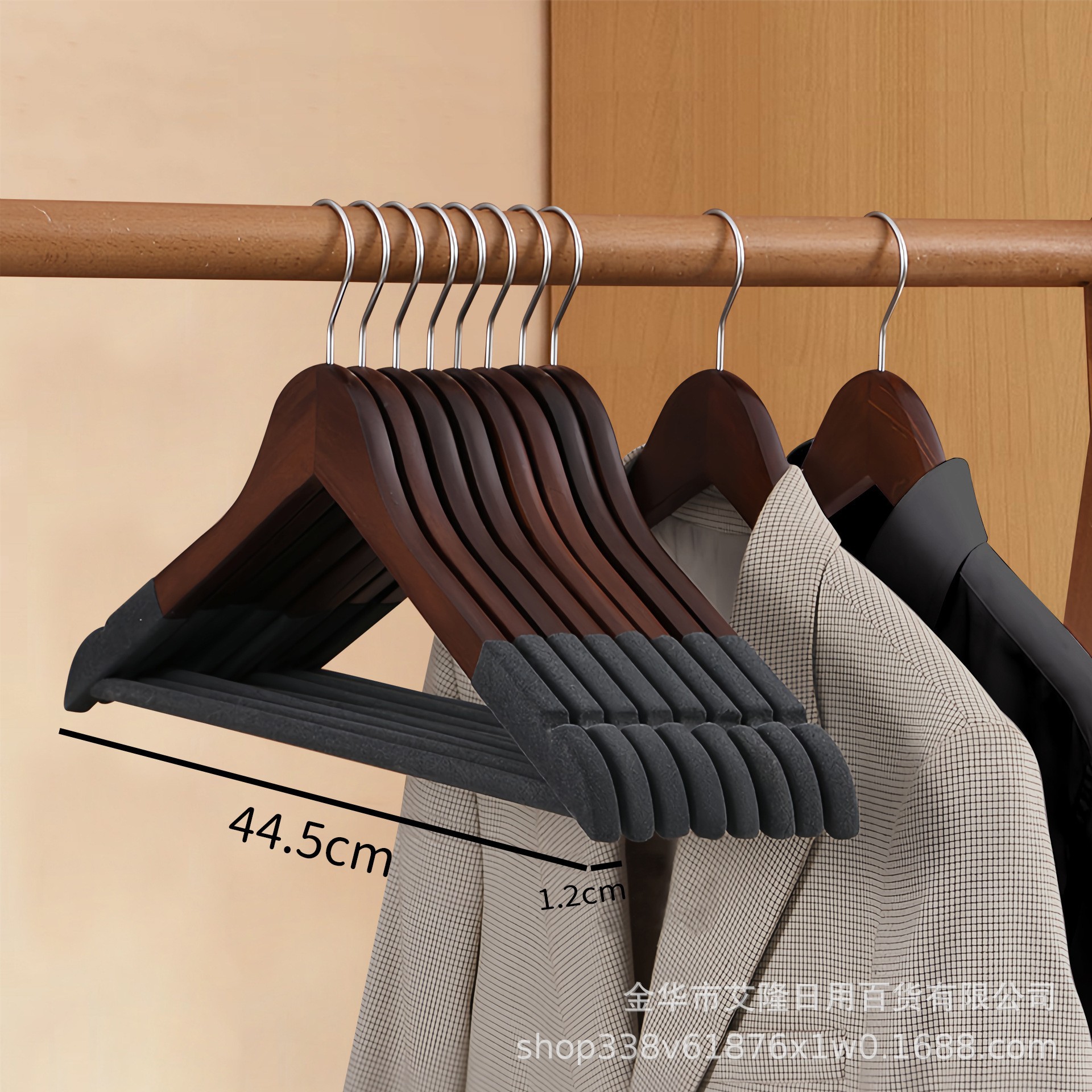 Percha de madera sólida de alto grado hombro ancho flocado abrigo casero traje colgante sin marca colgante de madera sólida colgante al por mayor