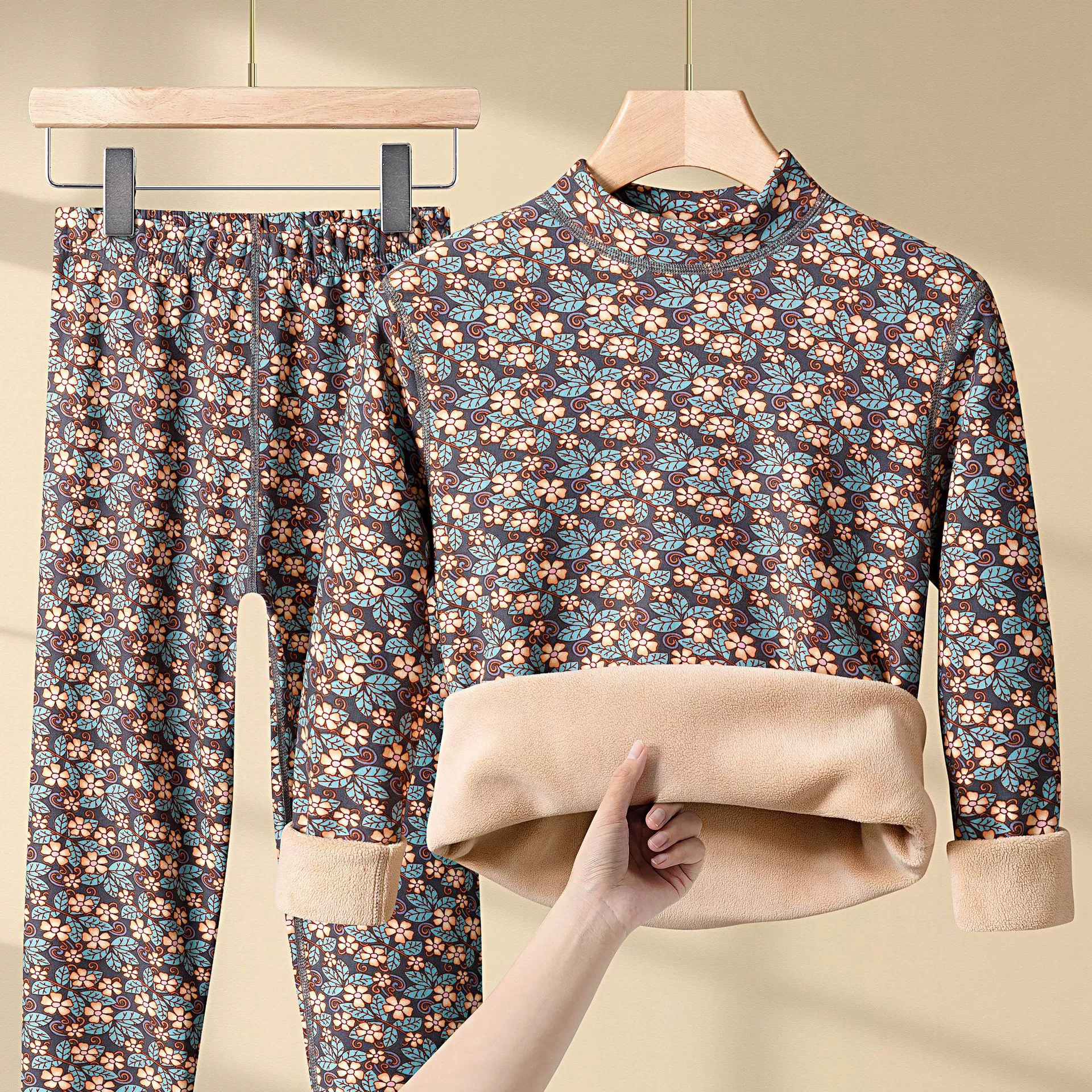 [Горбатый бархат] Зимний женский цветочный комплект термобелья плюс бархат утолщенный холодный воротник осенняя одежда осенние брюки