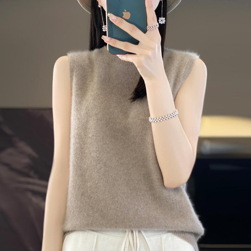 Spring woolen tank top