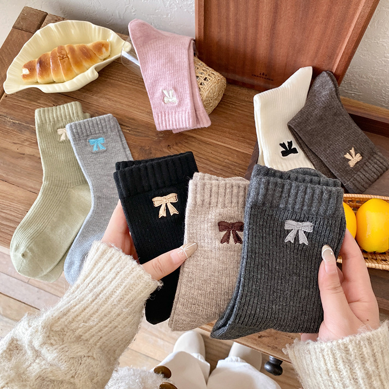 Socks Women's Autumn and Winter Mid-Calf Socks New Thickeneded Warm Boneless Socks Bow Printed Japanese Style Versatile Pile Socks Socks Women's Autumn and Winter Mid-Calf Socks New Thickeneded Warm Boneless Socks Bow Printed Japanese Style Versatile Pile Socks