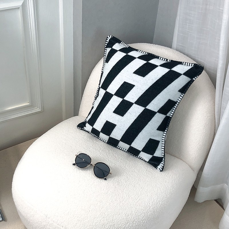 Amazon H 枕北欧モデルルーム昼休みソファクッション車の腰サポート背もたれクッションニット枕カバー