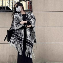 水墨画披肩外搭女2025新款冬仿羊绒斗篷加厚披风高级感礼物送女友