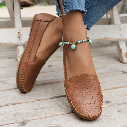 Plus-size e-commerce supplier: Solid-color vintage women's flat loafers—trendy, comfortable, and low-heeled