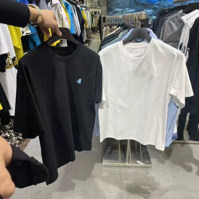 2026 Summer New Men's T-Shirt with Small Tree Print on the Back, Round Neck, Short Sleeves, Loose Fit, Versatile, Comfortable, Breathable, and Simple